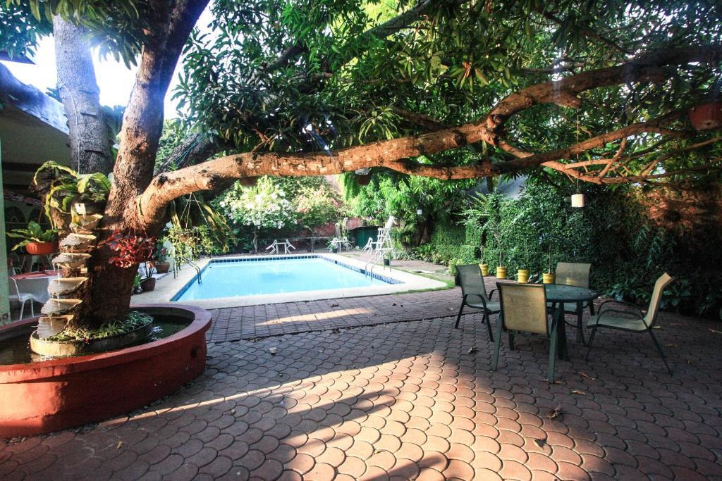 Bohol La Roca Hotel Totolan Экстерьер фото