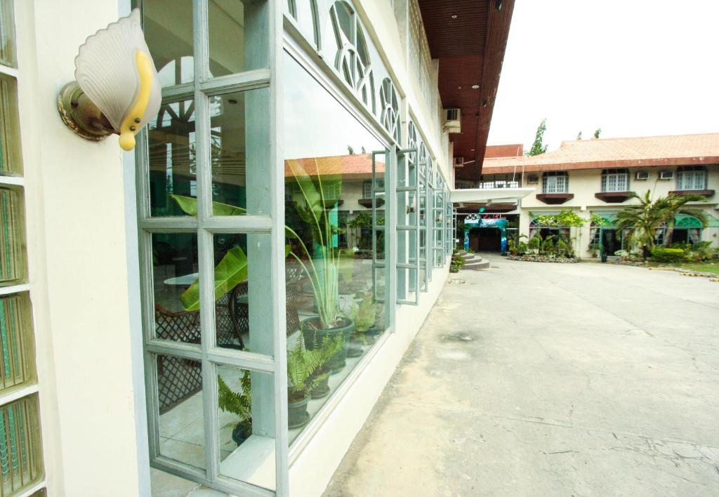 Bohol La Roca Hotel Totolan Экстерьер фото